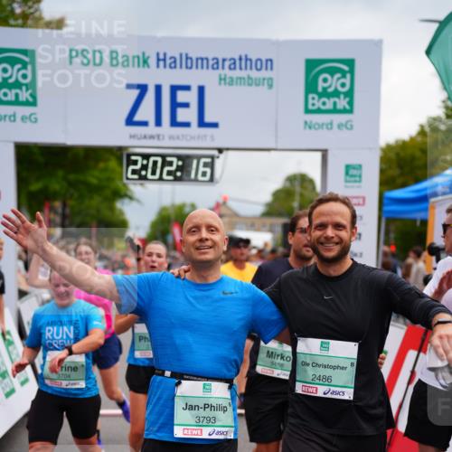 20.09.2026 - PSD Bank Halbmarathon LAZAROV Photography http://msf.ph/oto/10522133 20.09.2026 12:02:15 Ziel 1585, 1926, 2486, 2489, 3179, 3458, 3536, 3557, 3704, 3705, 3793, 4574, 4719 meine-sportfotos.de