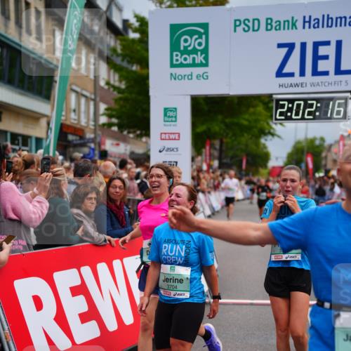 20.09.2026 - PSD Bank Halbmarathon LAZAROV Photography http://msf.ph/oto/10522136 20.09.2026 12:02:16 Ziel 1585, 1926, 2486, 2489, 3179, 3458, 3536, 3557, 3704, 3705, 3793, 4719 meine-sportfotos.de