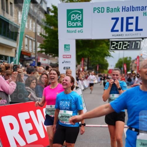 20.09.2026 - PSD Bank Halbmarathon LAZAROV Photography http://msf.ph/oto/10522143 20.09.2026 12:02:16 Ziel 1585, 1926, 2486, 2489, 3179, 3458, 3536, 3557, 3704, 3705, 3793, 4719 meine-sportfotos.de