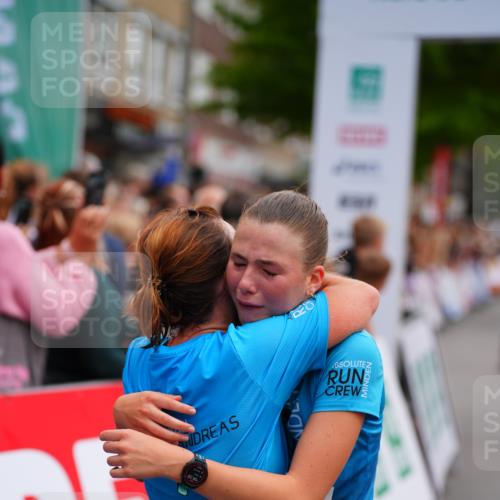 20.09.2026 - PSD Bank Halbmarathon LAZAROV Photography http://msf.ph/oto/10522189 20.09.2026 12:02:19 Ziel 1072, 1250, 1486, 1585, 1926, 2077, 2489, 3458, 3536, 3557, 3704, 3705, 4068 meine-sportfotos.de