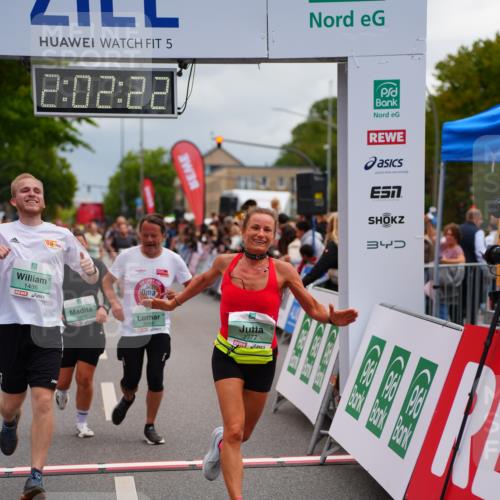 20.09.2026 - PSD Bank Halbmarathon LAZAROV Photography http://msf.ph/oto/10522200 20.09.2026 12:02:21 Ziel 1072, 1250, 1486, 1926, 2077, 3458, 3536, 3557, 3704, 3705, 4068 meine-sportfotos.de