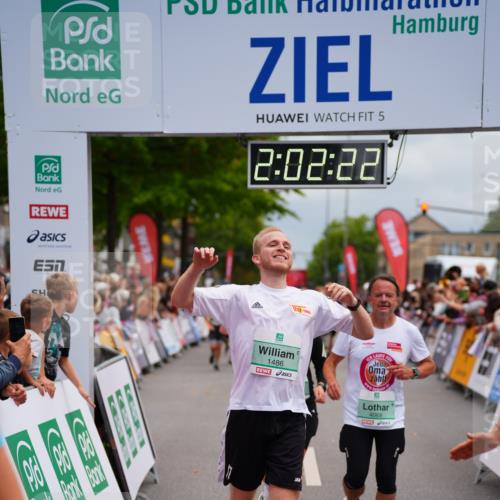 20.09.2026 - PSD Bank Halbmarathon LAZAROV Photography http://msf.ph/oto/10522246 20.09.2026 12:02:22 Ziel 1072, 1250, 1486, 1926, 2077, 2395, 3458, 3536, 4068, 4794 meine-sportfotos.de