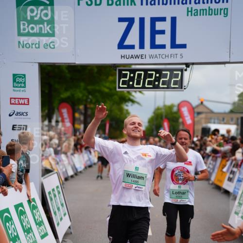 20.09.2026 - PSD Bank Halbmarathon LAZAROV Photography http://msf.ph/oto/10522252 20.09.2026 12:02:22 Ziel 1072, 1250, 1486, 1926, 2077, 2395, 3458, 3536, 4068, 4794 meine-sportfotos.de