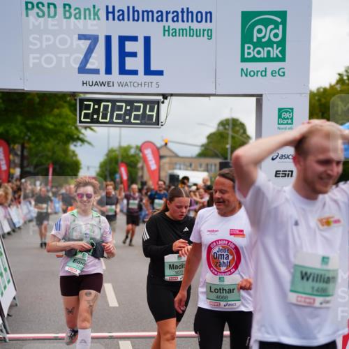 20.09.2026 - PSD Bank Halbmarathon LAZAROV Photography http://msf.ph/oto/10522312 20.09.2026 12:02:24 Ziel 1072, 1126, 1250, 1340, 1486, 2077, 2395, 4068, 4114, 4115, 4485, 4794 meine-sportfotos.de