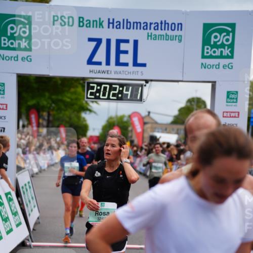 20.09.2026 - PSD Bank Halbmarathon LAZAROV Photography http://msf.ph/oto/10522648 20.09.2026 12:02:40 Ziel 1403, 1497, 1586, 1718, 2084, 2088, 2105, 2817, 2818, 3109, 3240, 3354, 4547, 4565, 4568, 4580 meine-sportfotos.de