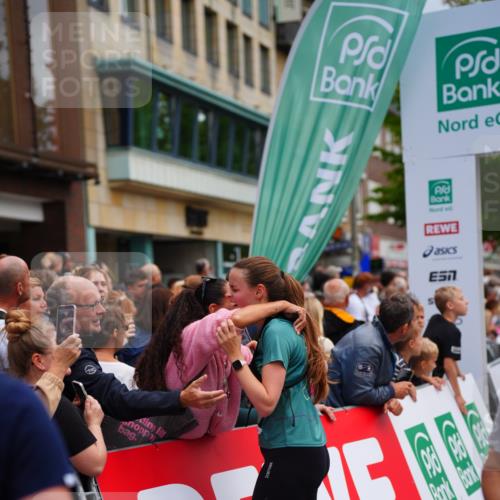 20.09.2026 - PSD Bank Halbmarathon LAZAROV Photography http://msf.ph/oto/10522773 20.09.2026 12:02:46 Ziel 1247, 1665, 1718, 1895, 2084, 2089, 2105, 2788, 3109, 3310, 3332, 3354, 3609, 4547, 4565, 4568 meine-sportfotos.de