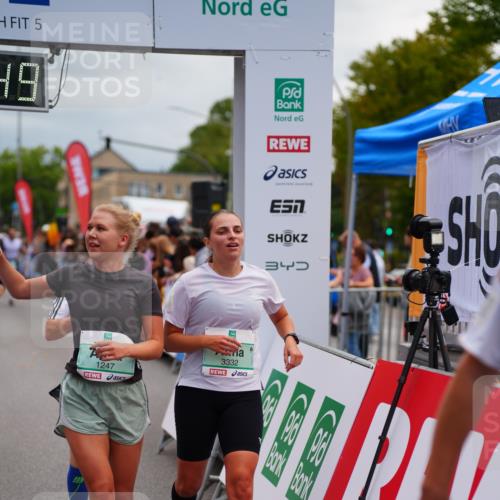 20.09.2026 - PSD Bank Halbmarathon LAZAROV Photography http://msf.ph/oto/10522838 20.09.2026 12:02:49 Ziel 1247, 1280, 1665, 1718, 1895, 2089, 2105, 2788, 3109, 3310, 3332, 3609, 4547, 4565, 4568 meine-sportfotos.de