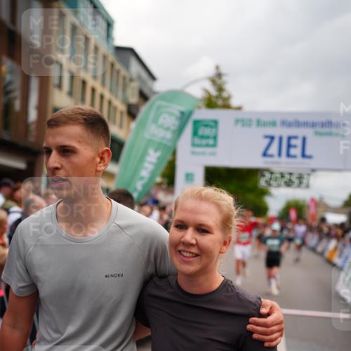 20.09.2026 - PSD Bank Halbmarathon LAZAROV Photography http://msf.ph/oto/10522888 20.09.2026 12:02:53 Ziel 1247, 1280, 1665, 1716, 1790, 1895, 2019, 2061, 2089, 2788, 2999, 3310, 3332, 3609 meine-sportfotos.de