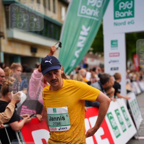 20.09.2026 - PSD Bank Halbmarathon LAZAROV Photography http://msf.ph/oto/10522919 20.09.2026 12:02:54 Ziel 1247, 1280, 1665, 1716, 1790, 2019, 2061, 2089, 2514, 2788, 2999, 3310, 3332, 3609 meine-sportfotos.de