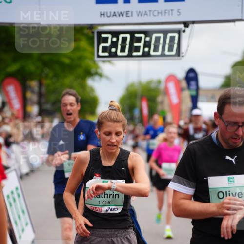 20.09.2026 - PSD Bank Halbmarathon LAZAROV Photography http://msf.ph/oto/10523021 20.09.2026 12:02:59 Ziel 1280, 1716, 1790, 2019, 2061, 2222, 2514, 2832, 2999, 4354, 4487, 4735 meine-sportfotos.de