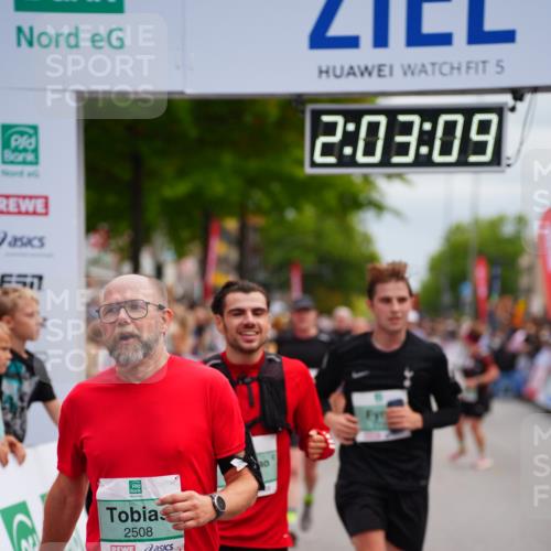 20.09.2026 - PSD Bank Halbmarathon LAZAROV Photography http://msf.ph/oto/10523166 20.09.2026 12:03:08 Ziel 1727, 1908, 2508, 2699, 2716, 2832, 4354, 4487, 4735 meine-sportfotos.de