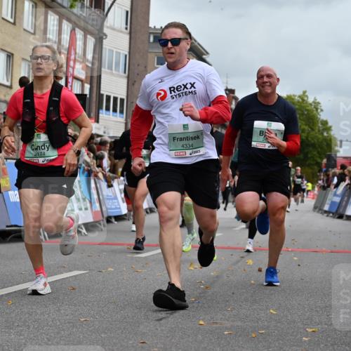 20.09.2026 - PSD Bank Halbmarathon J. Mangold http://msf.ph/oto/10523168 20.09.2026 12:01:18 Ziel 1142, 1382, 1393, 1928, 1999, 2142, 2174, 2189, 2397, 2661, 2748, 3148, 3271, 3492, 4334 meine-sportfotos.de