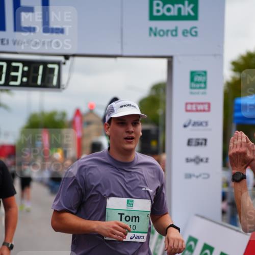 20.09.2026 - PSD Bank Halbmarathon LAZAROV Photography http://msf.ph/oto/10523308 20.09.2026 12:03:17 Ziel 1239, 1727, 1750, 1908, 2913, 4210 meine-sportfotos.de