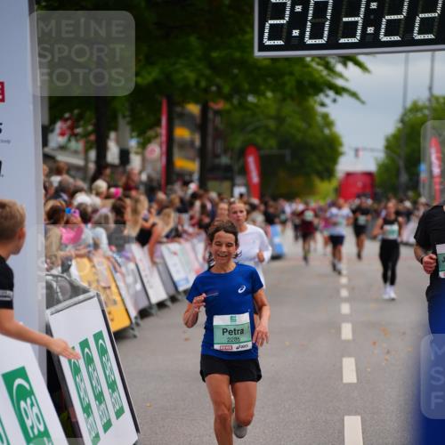 20.09.2026 - PSD Bank Halbmarathon LAZAROV Photography http://msf.ph/oto/10523355 20.09.2026 12:03:21 Ziel 1239, 1255, 1412, 1750, 2285, 2913, 4210 meine-sportfotos.de