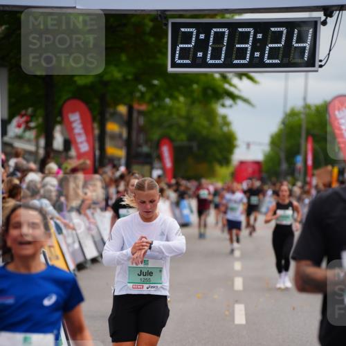 20.09.2026 - PSD Bank Halbmarathon LAZAROV Photography http://msf.ph/oto/10523393 20.09.2026 12:03:24 Ziel 1255, 1412, 1750, 2285, 2557, 2743 meine-sportfotos.de