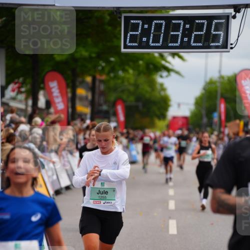 20.09.2026 - PSD Bank Halbmarathon LAZAROV Photography http://msf.ph/oto/10523399 20.09.2026 12:03:24 Ziel 1255, 1412, 1750, 2285, 2557, 2743 meine-sportfotos.de