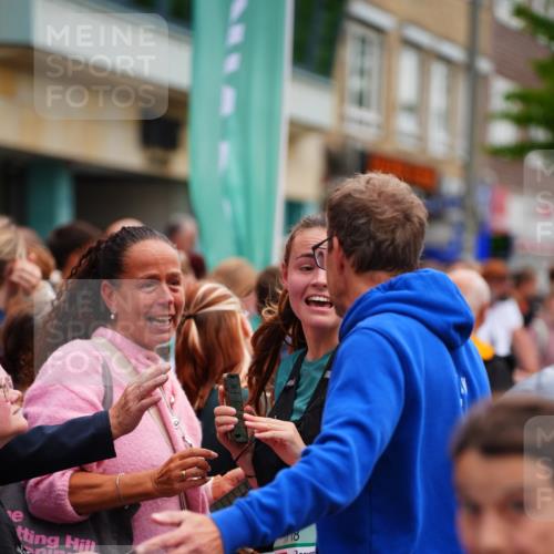 20.09.2026 - PSD Bank Halbmarathon LAZAROV Photography http://msf.ph/oto/10523413 20.09.2026 12:03:27 Ziel 1255, 1412, 1658, 2285, 2557, 2743 meine-sportfotos.de