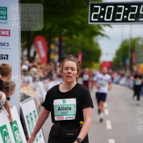 20.09.2026 - PSD Bank Halbmarathon LAZAROV Photography http://msf.ph/oto/10523431 20.09.2026 12:03:28 Ziel 1255, 1412, 1658, 2285, 2557, 2743 meine-sportfotos.de