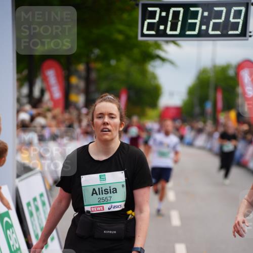 20.09.2026 - PSD Bank Halbmarathon LAZAROV Photography http://msf.ph/oto/10523435 20.09.2026 12:03:28 Ziel 1255, 1412, 1658, 2285, 2557, 2743 meine-sportfotos.de