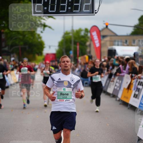 20.09.2026 - PSD Bank Halbmarathon LAZAROV Photography http://msf.ph/oto/10523466 20.09.2026 12:03:31 Ziel 1255, 1412, 1658, 2254, 2557, 2743, 3053, 3246 meine-sportfotos.de