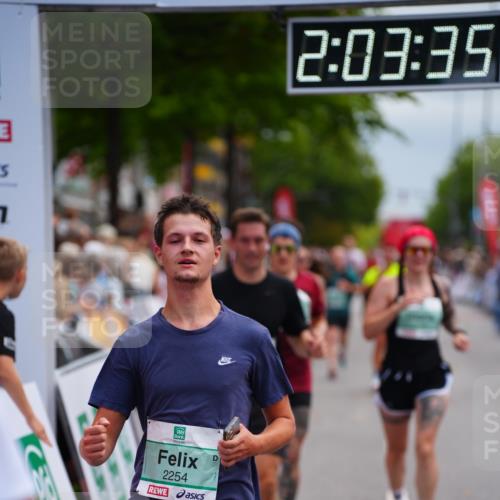 20.09.2026 - PSD Bank Halbmarathon LAZAROV Photography http://msf.ph/oto/10523488 20.09.2026 12:03:35 Ziel 1658, 2254, 2390, 2578, 2743, 2756, 3053, 3246 meine-sportfotos.de