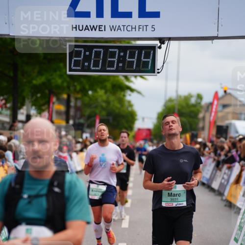 20.09.2026 - PSD Bank Halbmarathon LAZAROV Photography http://msf.ph/oto/10523606 20.09.2026 12:03:44 Ziel 1978, 2049, 2390, 2461, 2578, 2756, 3320, 3461, 3879, 3931 meine-sportfotos.de