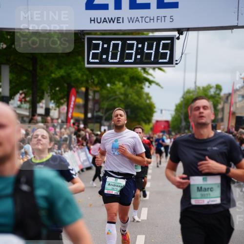 20.09.2026 - PSD Bank Halbmarathon LAZAROV Photography http://msf.ph/oto/10523614 20.09.2026 12:03:44 Ziel 1978, 2049, 2390, 2461, 2578, 2756, 3320, 3461, 3879, 3931 meine-sportfotos.de