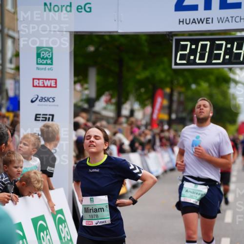 20.09.2026 - PSD Bank Halbmarathon LAZAROV Photography http://msf.ph/oto/10523631 20.09.2026 12:03:45 Ziel 1978, 2049, 2390, 2461, 3320, 3461, 3879, 3931, 4040 meine-sportfotos.de