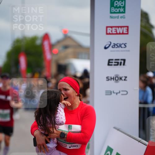 20.09.2026 - PSD Bank Halbmarathon LAZAROV Photography http://msf.ph/oto/10523714 20.09.2026 12:03:53 Ziel 1299, 1405, 2049, 2195, 2461, 3795, 3879, 4040, 4135 meine-sportfotos.de