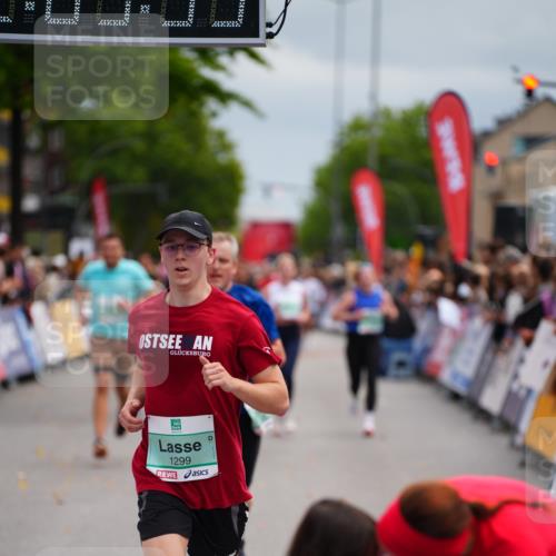 20.09.2026 - PSD Bank Halbmarathon LAZAROV Photography http://msf.ph/oto/10523725 20.09.2026 12:03:54 Ziel 1299, 1405, 2049, 2195, 2461, 3363, 3795, 4040, 4135 meine-sportfotos.de