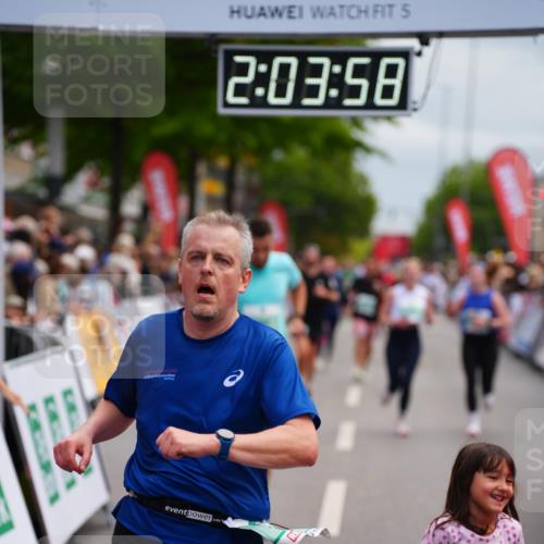 20.09.2026 - PSD Bank Halbmarathon LAZAROV Photography http://msf.ph/oto/10523742 20.09.2026 12:03:58 Ziel 1299, 1405, 2195, 2648, 2660, 3363, 3795, 4135, 4675 meine-sportfotos.de