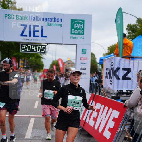 20.09.2026 - PSD Bank Halbmarathon LAZAROV Photography http://msf.ph/oto/10523795 20.09.2026 12:04:05 Ziel 1840, 1874, 2250, 2362, 2648, 2660, 3363, 4675, 4784 meine-sportfotos.de