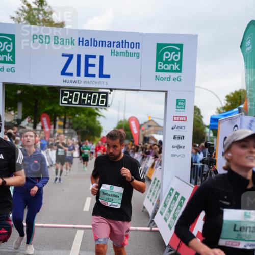 20.09.2026 - PSD Bank Halbmarathon LAZAROV Photography http://msf.ph/oto/10523801 20.09.2026 12:04:05 Ziel 1840, 1874, 2250, 2362, 2648, 2660, 3363, 4675, 4784 meine-sportfotos.de