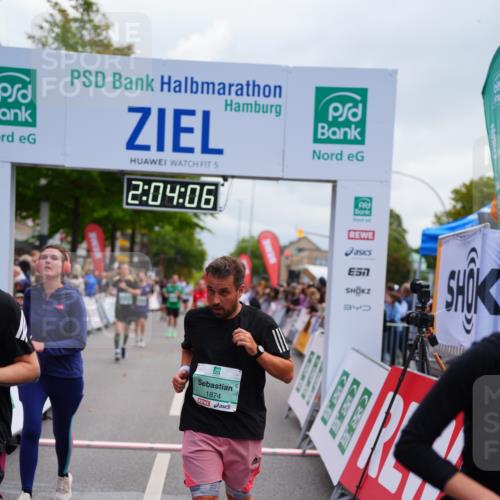 20.09.2026 - PSD Bank Halbmarathon LAZAROV Photography http://msf.ph/oto/10523806 20.09.2026 12:04:05 Ziel 1840, 1874, 2250, 2362, 2648, 2660, 3363, 4675, 4784 meine-sportfotos.de