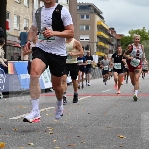 20.09.2026 - PSD Bank Halbmarathon J. Mangold http://msf.ph/oto/10523822 20.09.2026 12:02:22 Ziel 1126, 1340, 1403, 1497, 1507, 1586, 1718, 2084, 2088, 2105, 2395, 2817, 2818, 3109, 3240, 3354, 4114, 4115, 4485, 4547, 4580 meine-sportfotos.de