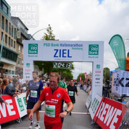 20.09.2026 - PSD Bank Halbmarathon LAZAROV Photography http://msf.ph/oto/10523921 20.09.2026 12:04:13 Ziel 1104, 1155, 1555, 1728, 1840, 2422, 2827, 3659, 3923, 4322, 4636, 4784 meine-sportfotos.de