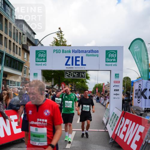 20.09.2026 - PSD Bank Halbmarathon LAZAROV Photography http://msf.ph/oto/10523927 20.09.2026 12:04:13 Ziel 1104, 1155, 1555, 1728, 1840, 2422, 2827, 3659, 3923, 4322, 4636, 4784 meine-sportfotos.de