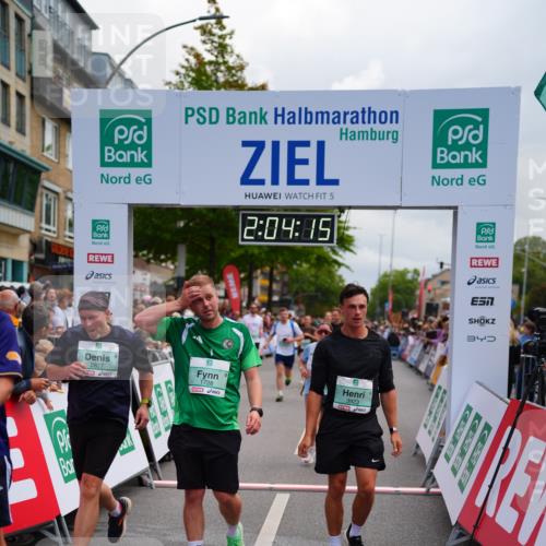 20.09.2026 - PSD Bank Halbmarathon LAZAROV Photography http://msf.ph/oto/10523940 20.09.2026 12:04:14 Ziel 1104, 1155, 1555, 1728, 1840, 2422, 2827, 3659, 3833, 3923, 4322, 4636 meine-sportfotos.de