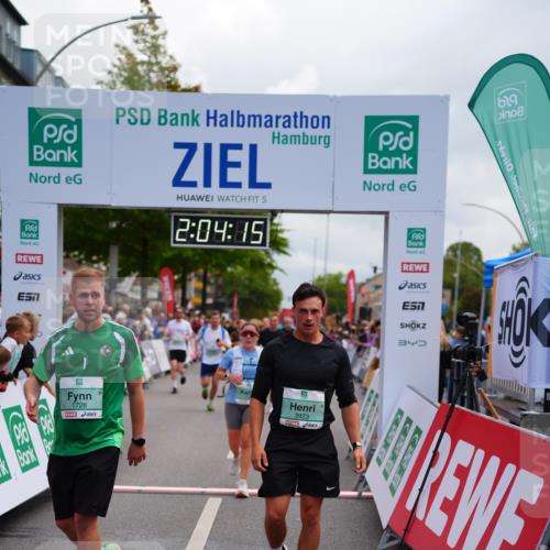 20.09.2026 - PSD Bank Halbmarathon LAZAROV Photography http://msf.ph/oto/10523946 20.09.2026 12:04:15 Ziel 1104, 1155, 1555, 1728, 1840, 2422, 2827, 2932, 3659, 3832, 3833, 3923, 4322, 4636 meine-sportfotos.de