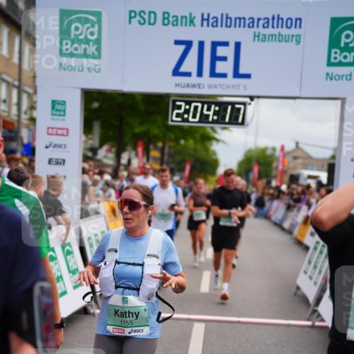 20.09.2026 - PSD Bank Halbmarathon LAZAROV Photography http://msf.ph/oto/10523972 20.09.2026 12:04:17 Ziel 1104, 1155, 1525, 1555, 1728, 2422, 2827, 2932, 3457, 3659, 3832, 3833, 3923, 3934, 4322, 4636 meine-sportfotos.de