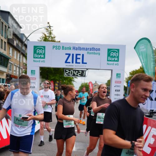 20.09.2026 - PSD Bank Halbmarathon LAZAROV Photography http://msf.ph/oto/10524023 20.09.2026 12:04:20 Ziel 1104, 1155, 1404, 1456, 1525, 1555, 1728, 2827, 2932, 3345, 3457, 3832, 3833, 3923, 3934 meine-sportfotos.de