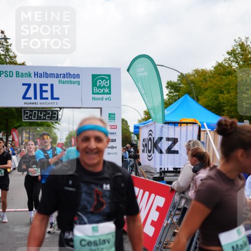 20.09.2026 - PSD Bank Halbmarathon LAZAROV Photography http://msf.ph/oto/10524065 20.09.2026 12:04:23 Ziel 1104, 1155, 1404, 1456, 1525, 1555, 2932, 3345, 3457, 3832, 3833, 3934 meine-sportfotos.de