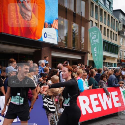 20.09.2026 - PSD Bank Halbmarathon LAZAROV Photography http://msf.ph/oto/10524104 20.09.2026 12:04:26 Ziel 1371, 1404, 1456, 1525, 1605, 2833, 2932, 3345, 3457, 3832, 3833, 3934, 4087 meine-sportfotos.de