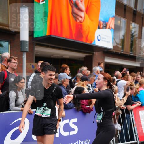 20.09.2026 - PSD Bank Halbmarathon LAZAROV Photography http://msf.ph/oto/10524109 20.09.2026 12:04:27 Ziel 1371, 1404, 1456, 1525, 1605, 2833, 2932, 3345, 3457, 3832, 3934, 4087 meine-sportfotos.de