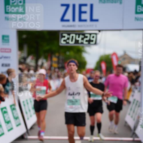 20.09.2026 - PSD Bank Halbmarathon LAZAROV Photography http://msf.ph/oto/10524135 20.09.2026 12:04:28 Ziel 1371, 1404, 1456, 1525, 1563, 1605, 1789, 2833, 3045, 3345, 3457, 3934, 4087 meine-sportfotos.de