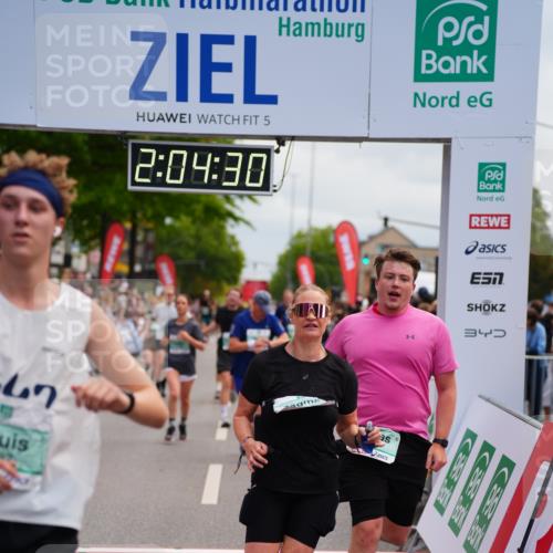 20.09.2026 - PSD Bank Halbmarathon LAZAROV Photography http://msf.ph/oto/10524159 20.09.2026 12:04:29 Ziel 1371, 1404, 1456, 1525, 1563, 1605, 1789, 2833, 3045, 3345, 3934, 4087 meine-sportfotos.de