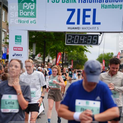 20.09.2026 - PSD Bank Halbmarathon LAZAROV Photography http://msf.ph/oto/10524218 20.09.2026 12:04:35 Ziel 1371, 1563, 1605, 1789, 1864, 2237, 2833, 3045, 3524, 4087, 4182, 4183, 4329 meine-sportfotos.de
