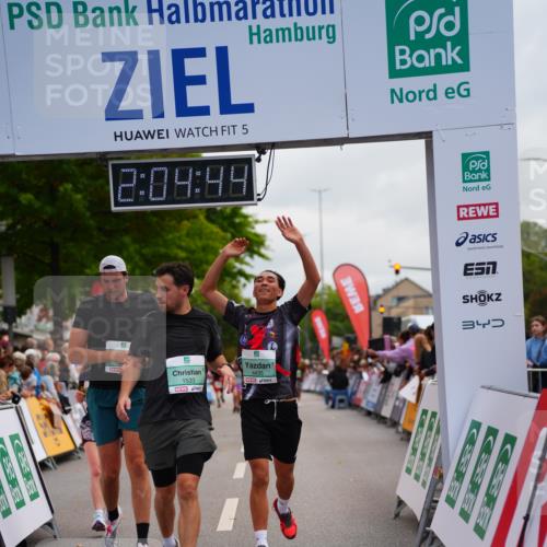 20.09.2026 - PSD Bank Halbmarathon LAZAROV Photography http://msf.ph/oto/10524266 20.09.2026 12:04:43 Ziel 1533, 1595, 1864, 2237, 3524, 4138, 4329, 4435 meine-sportfotos.de
