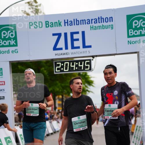 20.09.2026 - PSD Bank Halbmarathon LAZAROV Photography http://msf.ph/oto/10524285 20.09.2026 12:04:45 Ziel 1318, 1533, 1595, 1864, 3734, 4138, 4329, 4435 meine-sportfotos.de