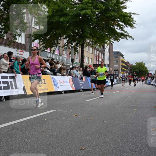 20.09.2026 - PSD Bank Halbmarathon J. Mangold http://msf.ph/oto/10524303 20.09.2026 12:03:27 Ziel 1978, 2049, 2254, 2390, 2578, 2756, 3053, 3246, 3320, 3461, 3879, 3931, 4040 meine-sportfotos.de